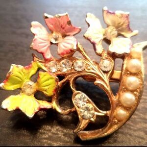 Floral Brooch with Rhinestones and Pearls